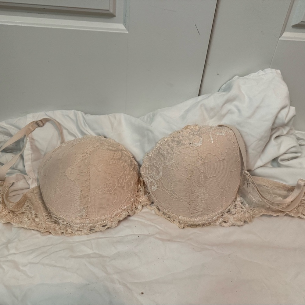 Marilyn Monroe Lace Push-Up Bra in Cream